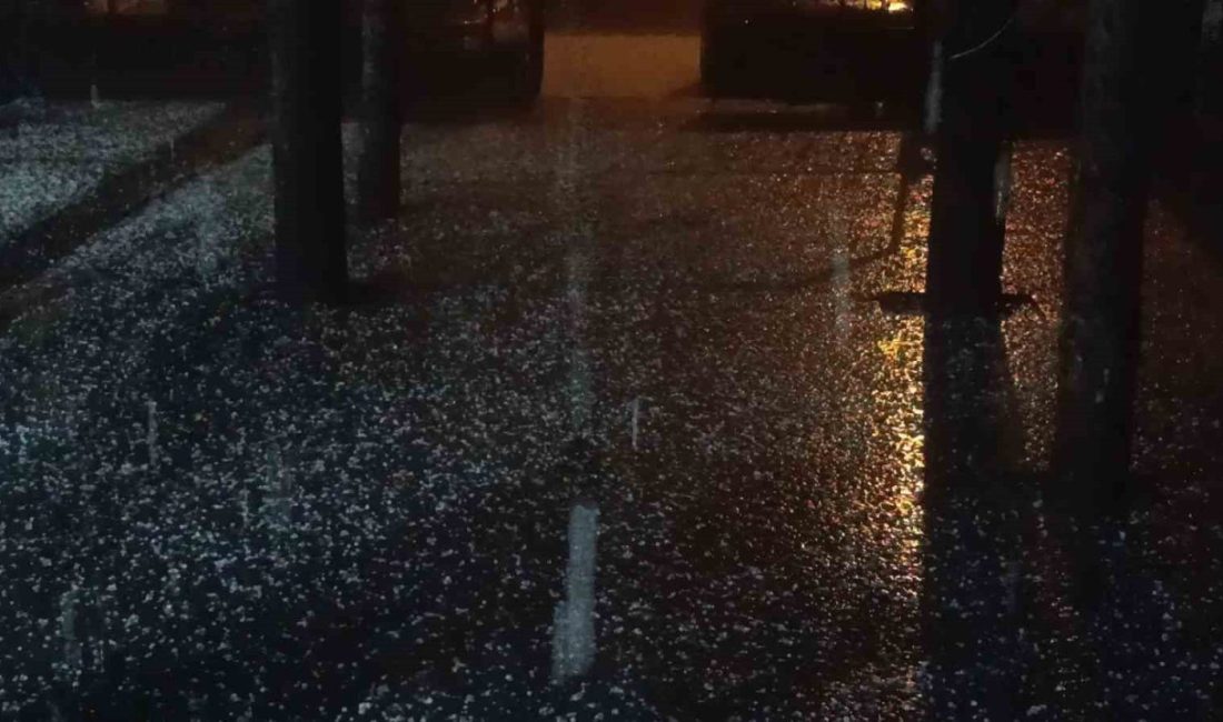 Meteorolojinin kuvvetli yağış uyarısında bulunduğu Bingöl’de dolu etkili olurken, gökyüzünde