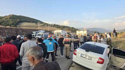 Bingöl’de otomobilin yoldan çıkması sonucu meydana gelen kazada 1’i ağır
