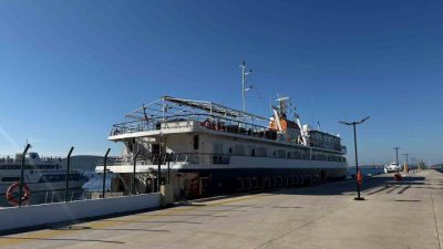 Muğla’nın Bodrum ilçesine gelen Malta bayraklı Athena isimli kruvaziyer, büyük