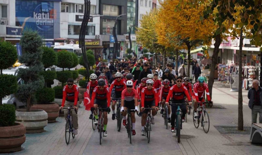 Bolu’da, 29 Ekim Cumhuriyet Bayramı kutlamaları kapsamında Cumhuriyet Bisiklet Turu
