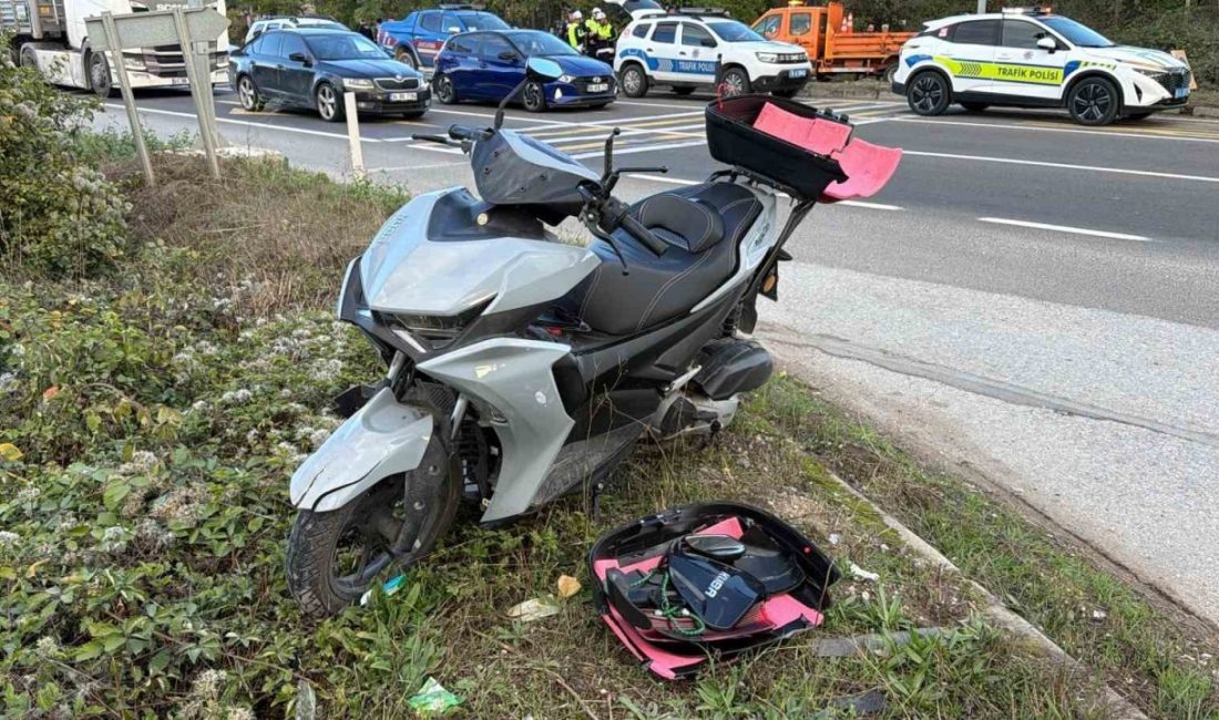 Bolu’da D-100 kara yolunda motosiklet ile hafif ticari aracın çarpışması
