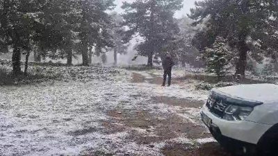 Bilecik’in Bozüyük ilçesinde yüksek kesimlere mevsimin ilk karı yağdı. Son
