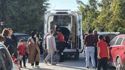 Burdur’da okuldan çıkan 8 yaşındaki çocuk, otomobilin çarpması sonucu meydana
