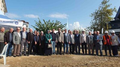 Balıkesir’in Burhaniye ilçesinde, Bahçelievler Mahallesinde yapılması planlanan caminin temeli törenle