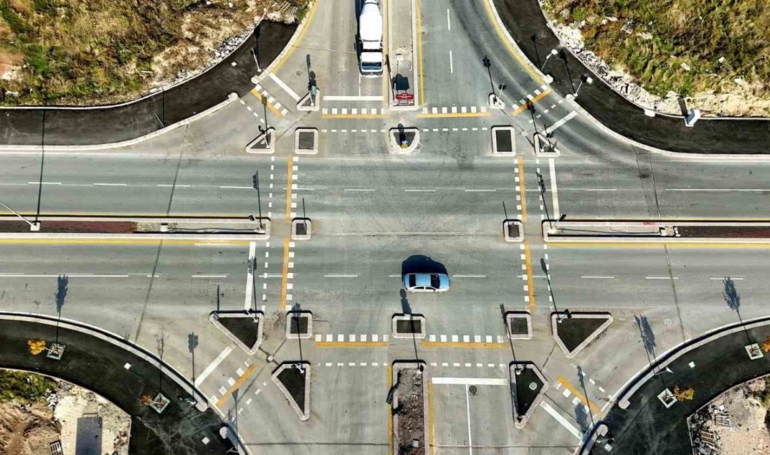 Eskişehir Büyükşehir Belediyesi, Aşağı Söğütönü Mahallesi’ndeki bulvarlarda yol çizgi ve