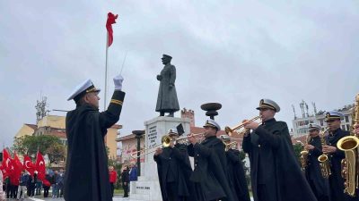 Çanakkale’de Cumhuriyet’in 103’üncü yıldönümünde 29 Ekim Cumhuriyet Bayramı dolayısıyla Cumhuriyet