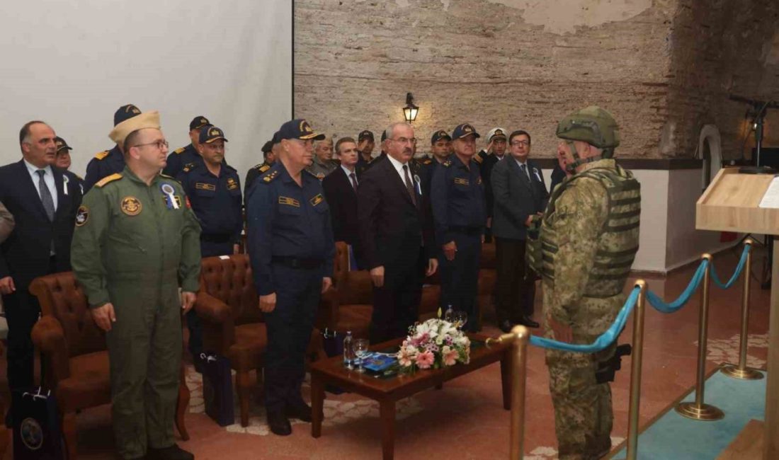Çanakkale’de 3. Amfibi Deniz Piyade Tugay Komutanlığı Sancak İlk Tevcih