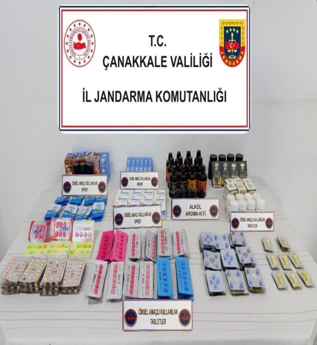 Çanakkale’de jandarma ekiplerince 3 ilçede kaçakçılıkla mücadeleye yönelik operasyonlar gerçekleştirildi.