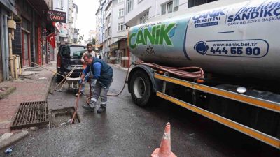 SAMSUN (İHA) – Samsun’un Canik Belediyesi, sağanağa karşı ilçe genelinde
