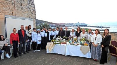 Çeşme Mesleki ve Teknik Anadolu Lisesi Yiyecek İçecek Hizmetleri öğretmeni