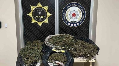 Adana’nın Ceyhan ilçesinde polis ekiplerince düzenlenen uyuşturucu operasyonunda 8 kilo