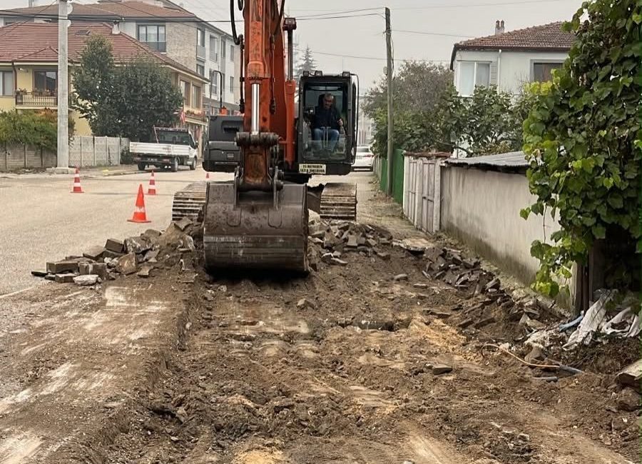 Düzce’nin Çilimli ilçesinde, Ulucami Mahallesi Şehit Fikri Öztürk Caddesi’nde zamanla