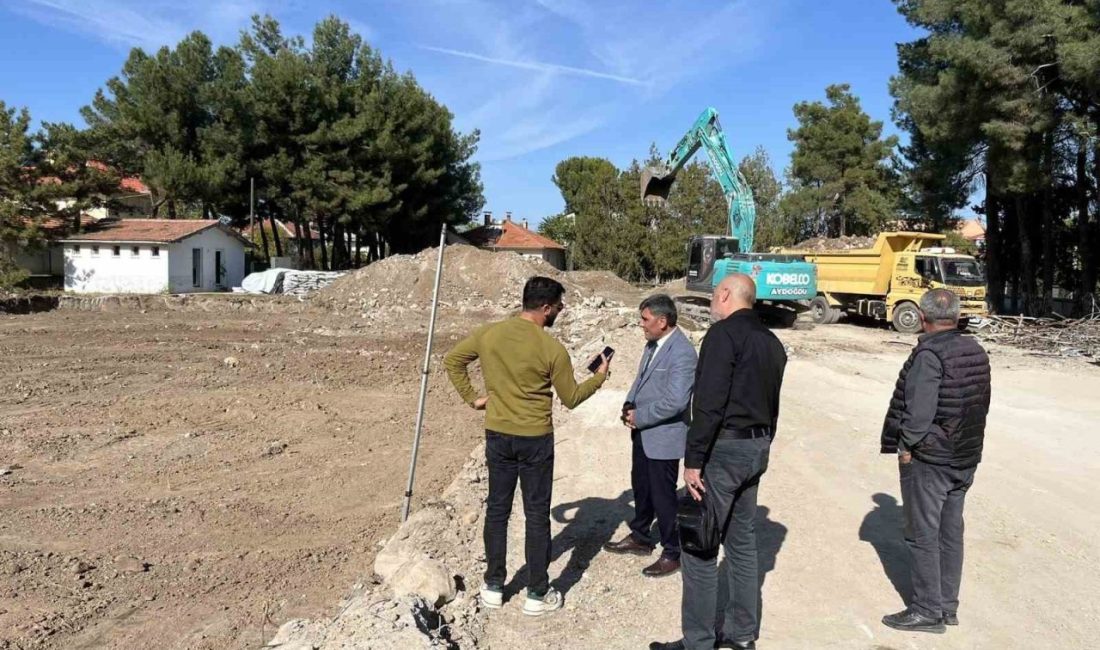 Denizli’nin Çivril ilçesine bağlı Karayahşiler Mahallesi’nde mevcut ilkokul ve ortaokulun