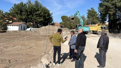 Denizli’nin Çivril ilçesine bağlı Karayahşiler Mahallesi’nde mevcut ilkokul ve ortaokulun