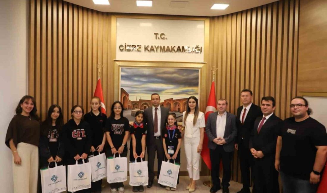 TEKNOFEST 2026’da dereceye giren Cizreli öğrenciler ve danışman öğretmenleri, Cizre