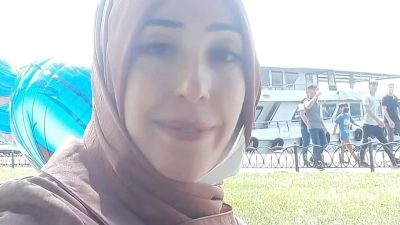 İstanbul’un Gaziosmanpaşa ilçesinde okuldan aldığı 2 çocuğuyla evine yürüyen Canan