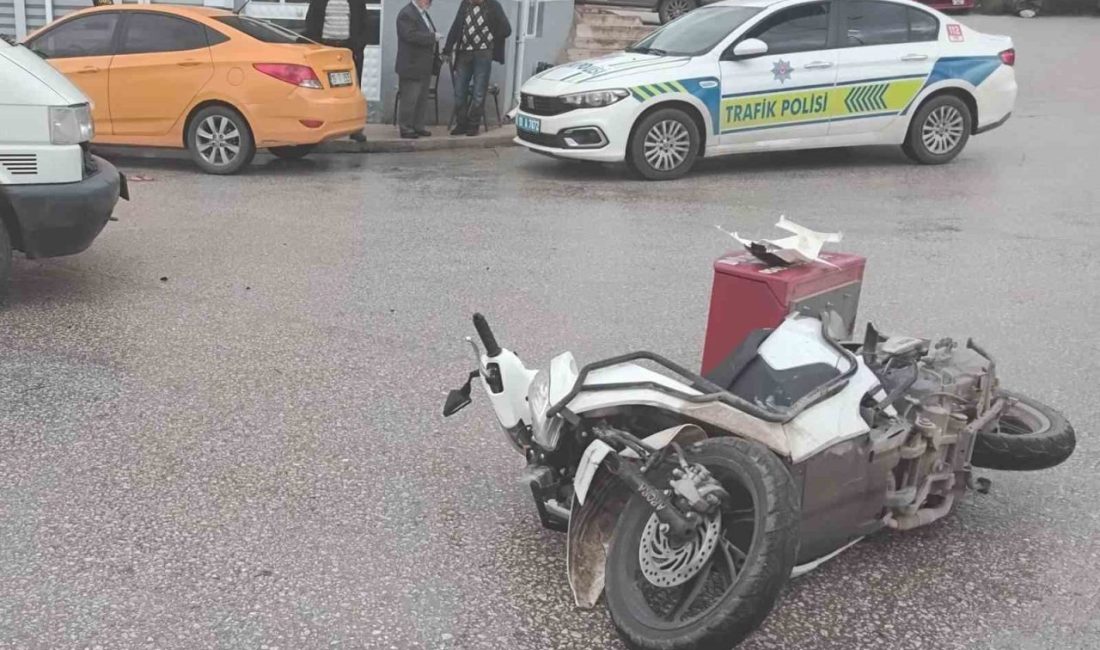 Çorum’un Alaca ilçesinde minibüs ile çarpışan motosikletin sürücüsü yaralandı. Kaza,