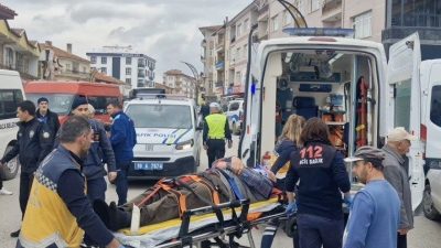 Çorum’un Alaca ilçesinde yolun karşısına geçmek isterken otomobilin çarptığı yaya,