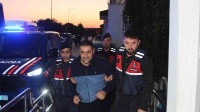 Adana’da Çukurova Belediyesi’ne yönelik yürütülen soruşturma kapsamında jandarmadaki işlemleri tamamlanan