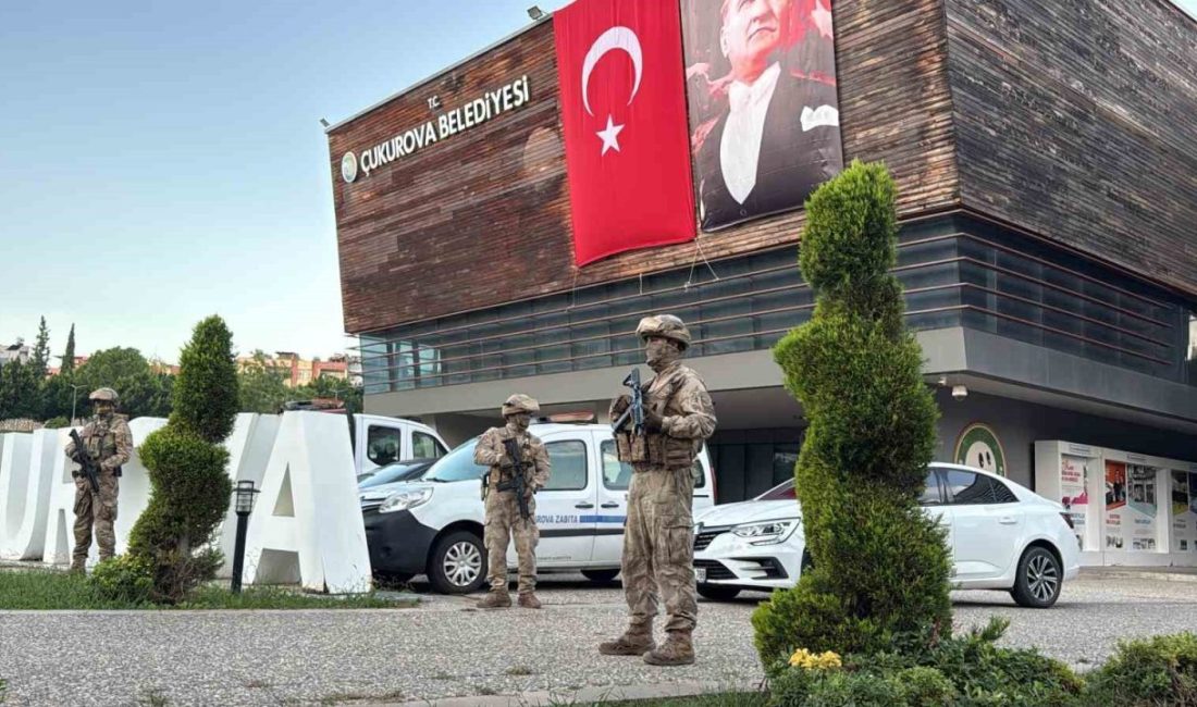 Adana’da jandarma ekipleri Çukurova Belediyesi’ne yönelik operasyon düzenliyor. Jandarma ekipleri,