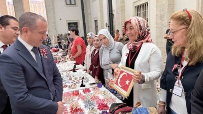 Mersin’in Tarsus ilçesinde yapılan yarışmada, Cumhuriyet sevgisi el emeği ve