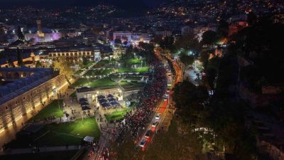 Bursa Büyükşehir Belediyesi tarafından Cumhuriyet Bayramı dolayısıyla düzenlenen kortejde marşlar