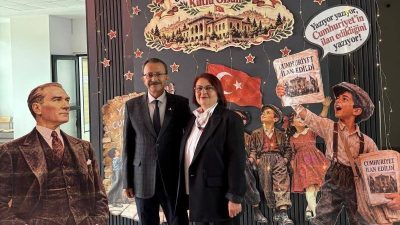 Manisa’nın Sarıgöl ilçesinde Cumhuriyet’in ilanının 103. yıl dönümü okullarda düzenlenen