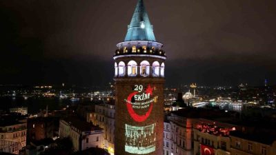 Cumhuriyet’in 103’üncü yıl dönümünde İstanbul’un simge yapılarından Galata Kulesi, Gazi