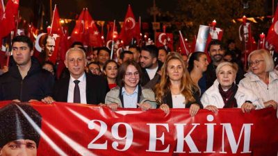 Maltepe’de Türkiye Cumhuriyeti’nin kuruluşunun 103’üncü yılı büyük bir coşkuyla kutlandı.