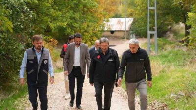 Darende Belediye Başkanı Alican Bozkurt, teknik ekibiyle birlikte Kılıçbağı Mahallesi’nde