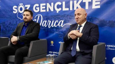 Darıca Belediye Başkanı Muzaffer Bıyık, “Söz Gençlikte Darıca” programında gençlerle