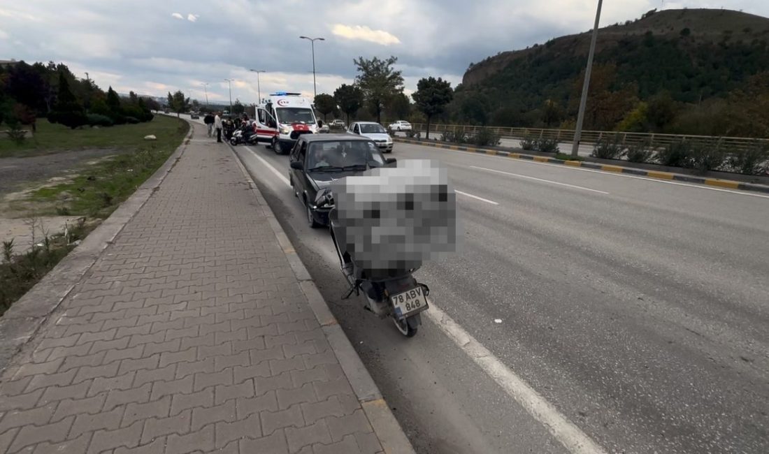 Karabük’te kontrolden çıkan motosikletin devrilmesi sonucu metrelerce sürüklenen sürücü yaralandı.