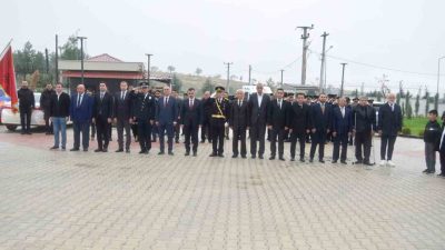 Diyarbakır’ın Dicle ilçesinde 29 Ekim Cumhuriyet Bayramı kutlamaları, çelenk sunma