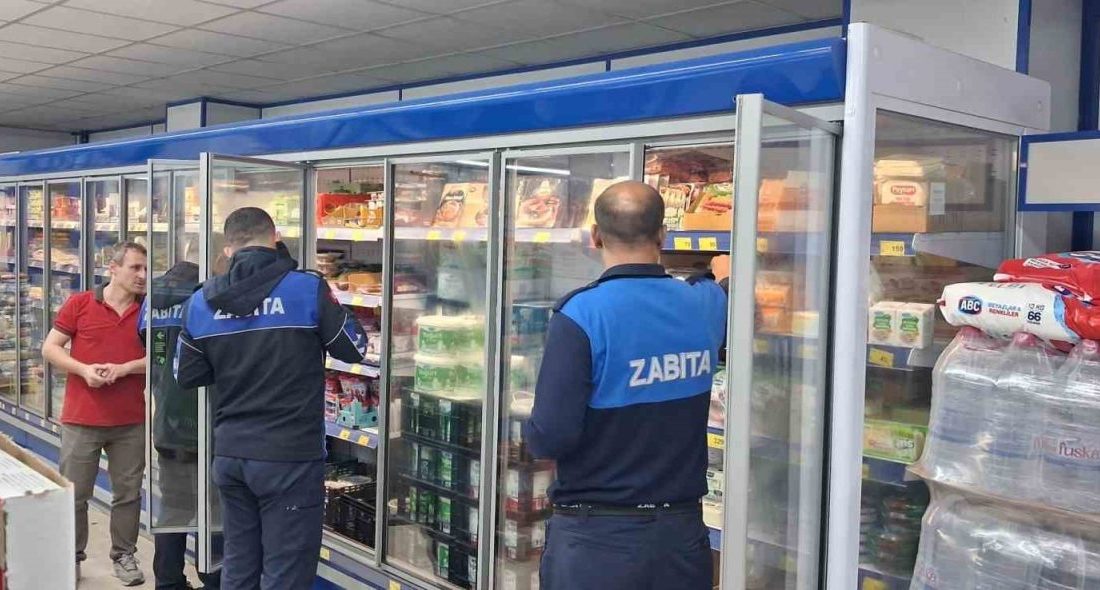 Dilovası’nda marketlere yönelik denetimlerde son kullanma tarihleri, hijyen şartları ve