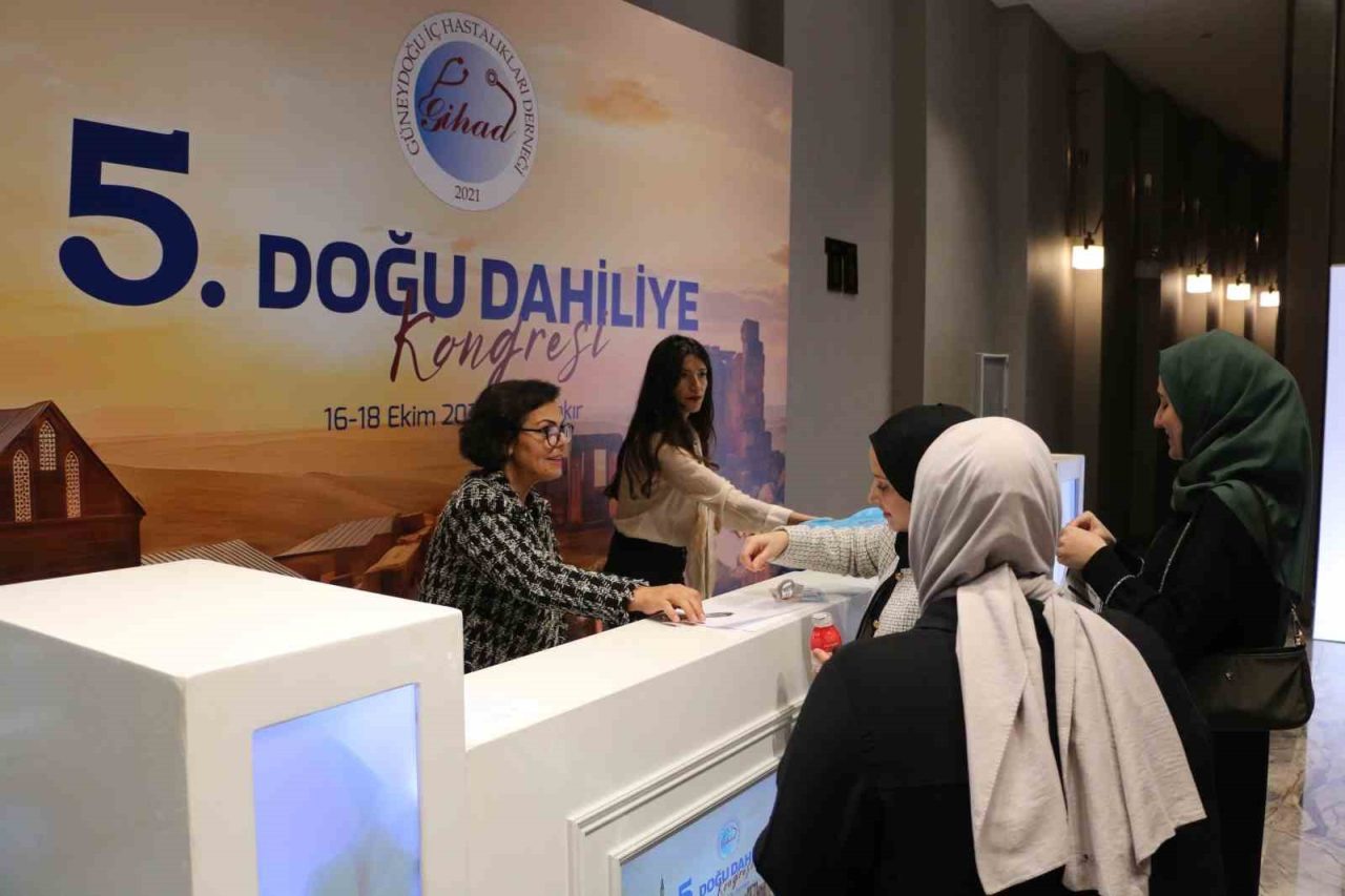 Diyarbakır’da beşincisi düzenlenen Doğu Dahiliye Kongresi, Türkiye’nin farklı kentlerinden uzman