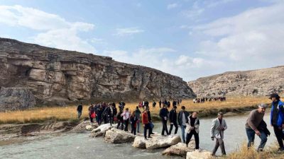 Ağrı’nın Diyadin ilçesinde bu yıl dördüncüsü düzenlenen Geleneksel Diyadin Kanyonu