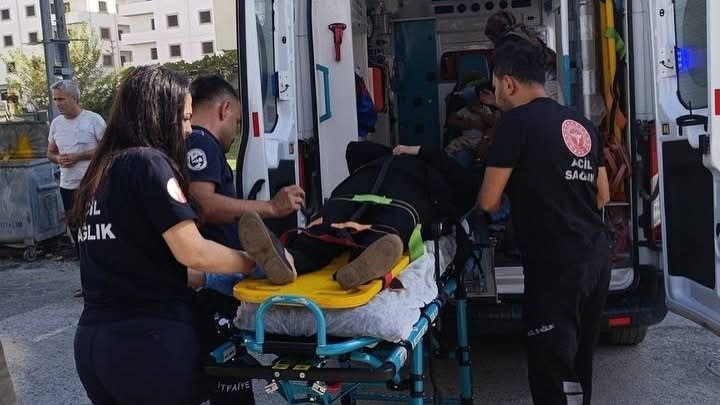 Hatay’ın Dörtyol ilçesinde iki otomobilin çarpışması sonucu meydana gelen trafik