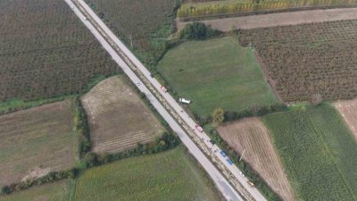 Düzce’de 1. Organize Sanayi Bölgesi (OSB) yolunda akaryakıt yüklü tanker
