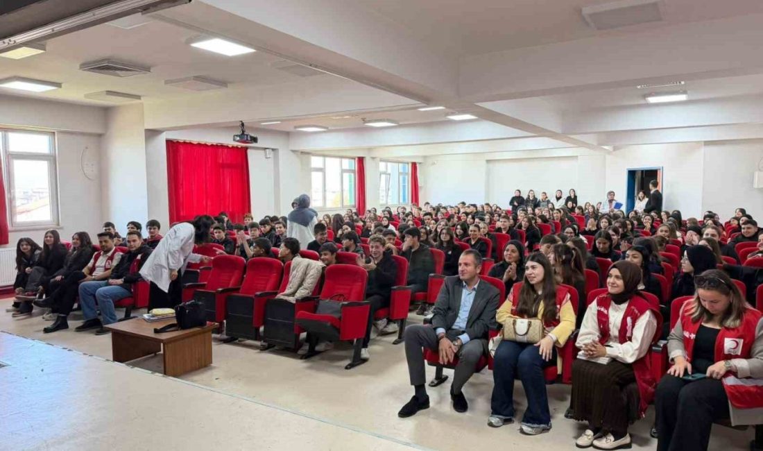 Düzce İbn-i Sina Mesleki ve Teknik Anadolu Lisesi’nde Kızılay tanıtımı,