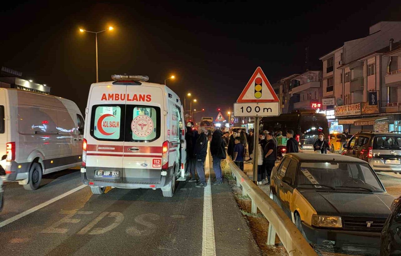 Düzce’de motosiklet ile otomobilin çarpışması sonucu meydana gelen trafik kazasında