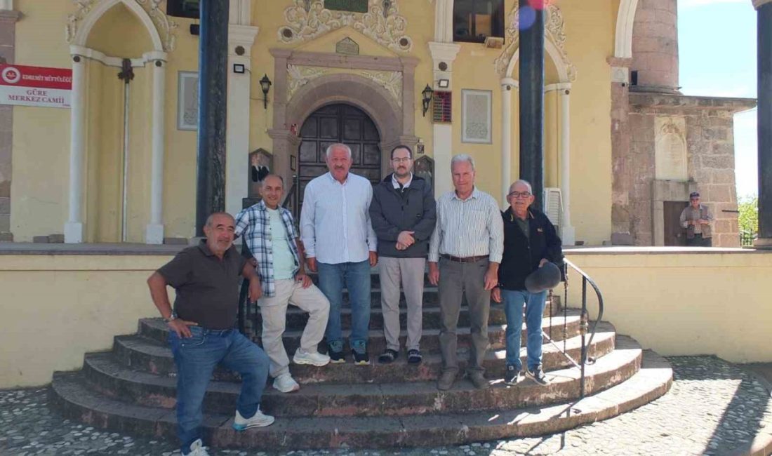 Edremit ilçesinde, turistik Güre Mahallesinde yer alan tarihi Merkez Camii