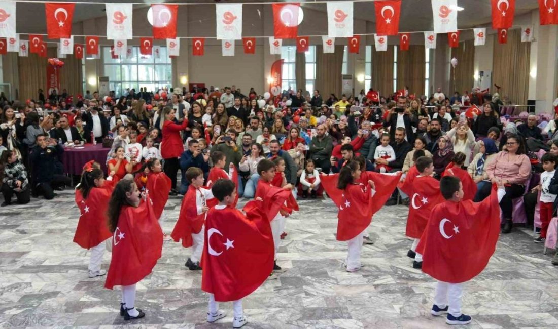 Efeler Belediye Başkanı Anıl Yetişkin’in öncülüğünde, Cumhuriyet’in 103’üncü yıl dönümü,