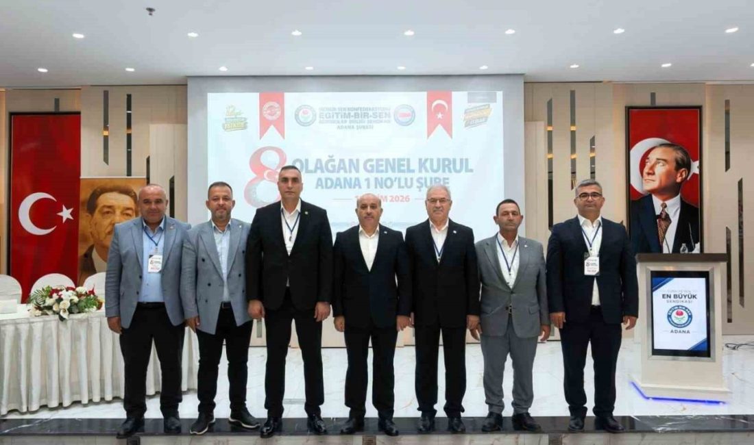 Eğitim-Bir-Sen Adana Şubesi’nin 8. Olağan Genel Kurulu’nda göreve seçilen Mustafa