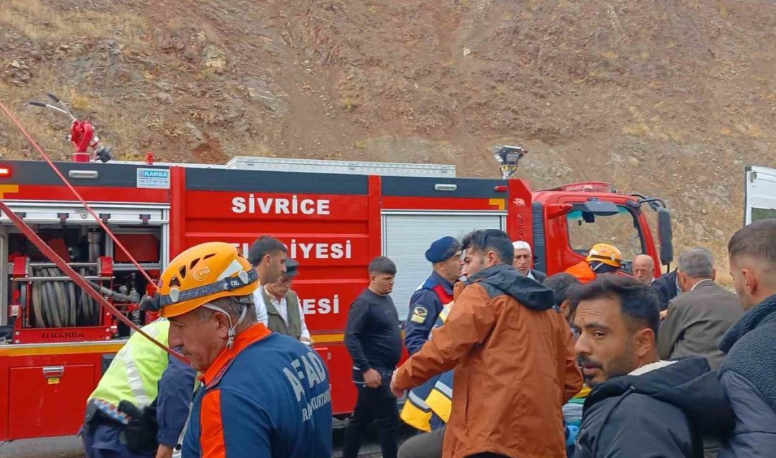 Elazığ’da canlı hayvan taşıyan tırın devrilmesi sonucu sürücü yaralanırken çok