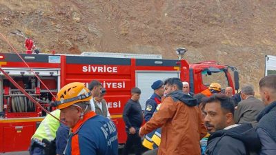 Elazığ’da canlı hayvan taşıyan tırın devrilmesi sonucu sürücü yaralanırken çok