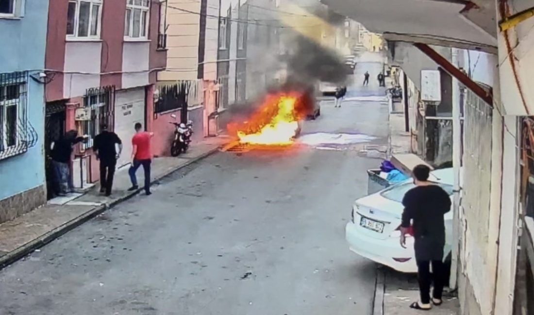 Samsun’un İlkadım ilçesinde park halindeki elektrikli otomobilde çıkan yangın paniğe