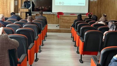 Kütahya’nın Emet ilçesinde okul yöneticileri ve öğretmenlere yönelik düzenlenen eğitimde,
