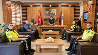 Bilecik İl Emniyet Müdürü Erdem Çağlar, görevleri sırasında vatandaşlara gösterdikleri