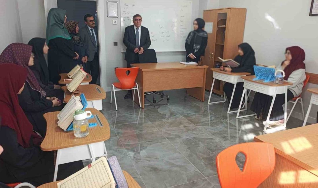 Erzincan İl Müftüsü Selim Yazıcı, Kavakyolu Mahallesi’nde bulunan Fatma Aksu