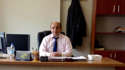 Erzincan’da evinin çatısından düşen adliye personeli Nurullah Taşdemir, kaldırıldığı hastanede
